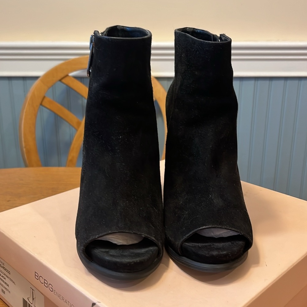 BCBG generation black suede, peekaboo side zipper, slight platform toe size 8.5